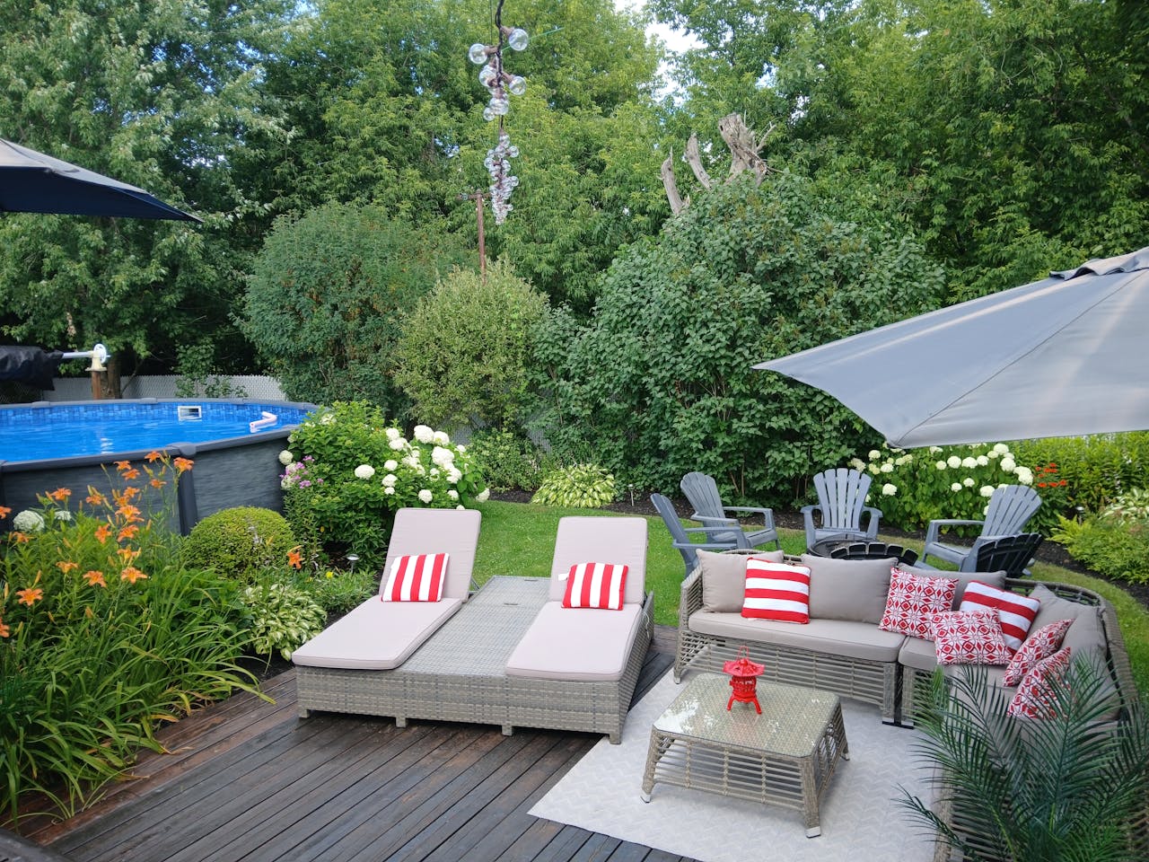 Cedarwood Deck Retreat